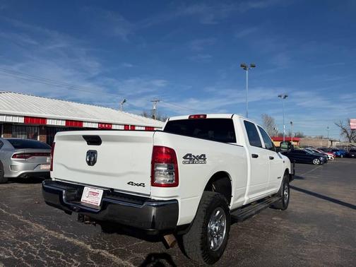 2022 RAM 2500 Tradesman Crew Cab 4x4 6'4' Box
