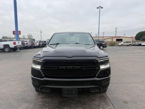 Diamond Black Crystal Pearlcoat 2019 RAM 1500 Big Horn