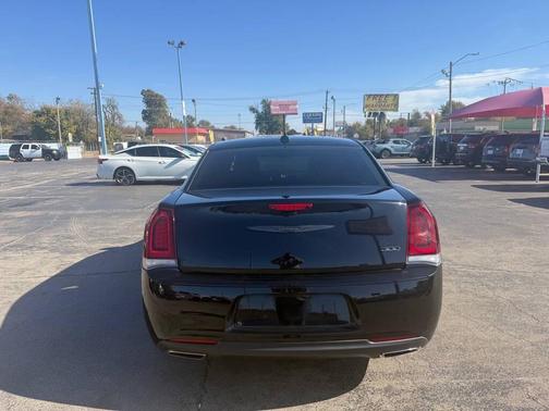 2021 Chrysler 300 Touring