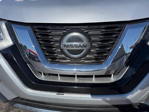 Brilliant Silver Metallic 2019 Nissan Rogue SV