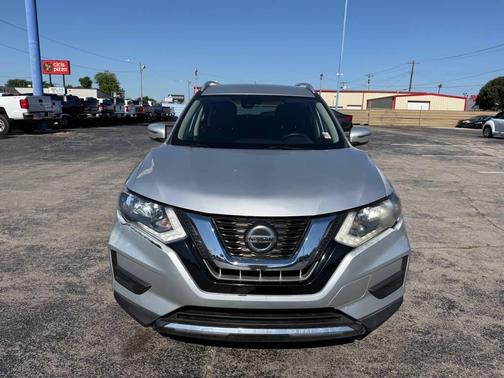 Brilliant Silver Metallic 2019 Nissan Rogue SV