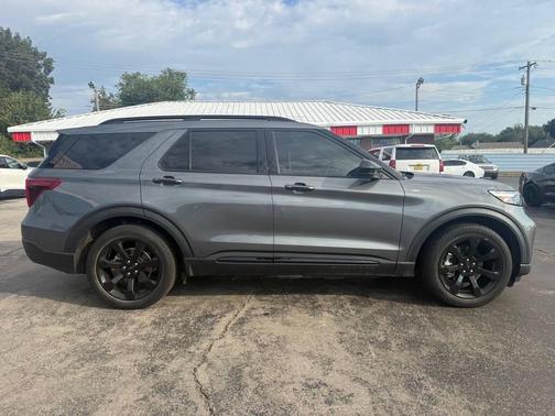 2023 Ford Explorer ST-Line