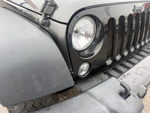 Granite Crystal Metallic Clearcoat 2016 Jeep Wrangler Willys Wheeler