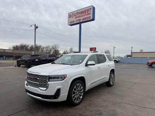 2023 GMC Acadia Denali