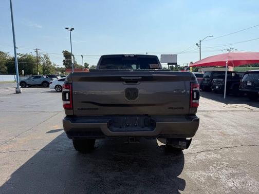 2020 RAM 2500 Laramie Crew Cab 4X4 6'4' Box