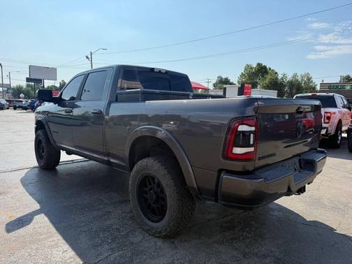 2020 RAM 2500 Laramie Crew Cab 4X4 6'4' Box