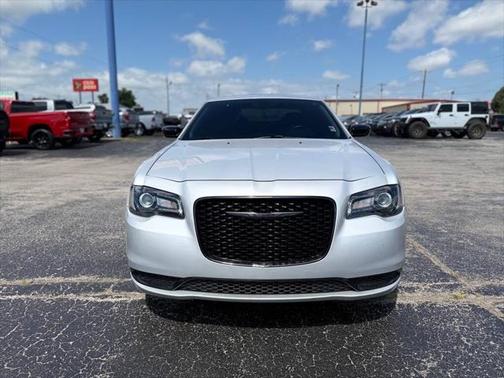 2021 Chrysler 300 Touring