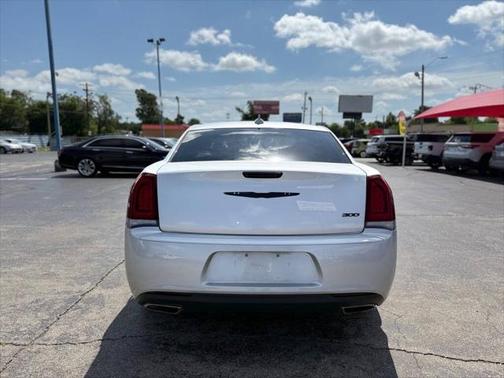 2021 Chrysler 300 Touring