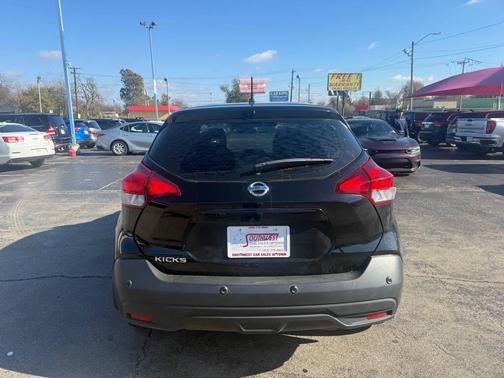 2020 Nissan Kicks S