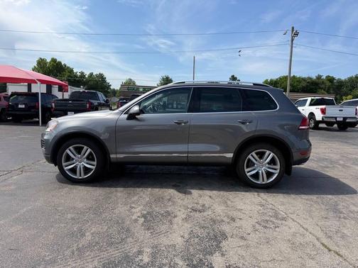 GRAY 2014 Volkswagen Touareg TDI Executive