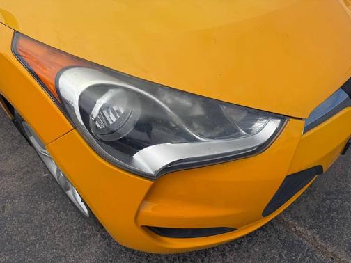 2013 Hyundai Veloster Base