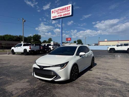 WHITE 2019 Toyota Corolla XSE