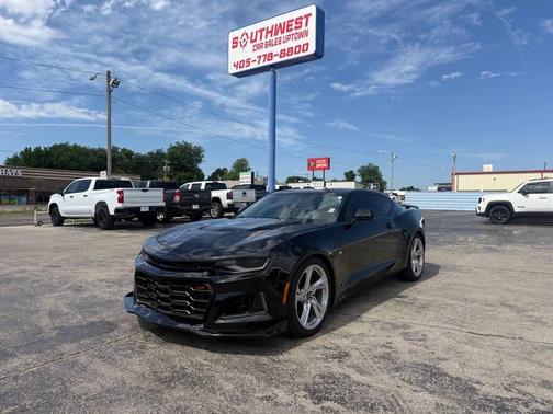 BLACK 2018 Chevrolet Camaro 1SS