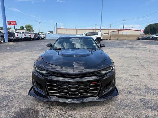 BLACK 2018 Chevrolet Camaro 1SS