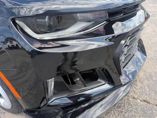 BLACK 2018 Chevrolet Camaro 1SS