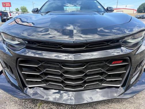 BLACK 2018 Chevrolet Camaro 1SS