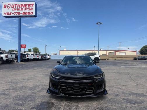 BLACK 2018 Chevrolet Camaro 1SS