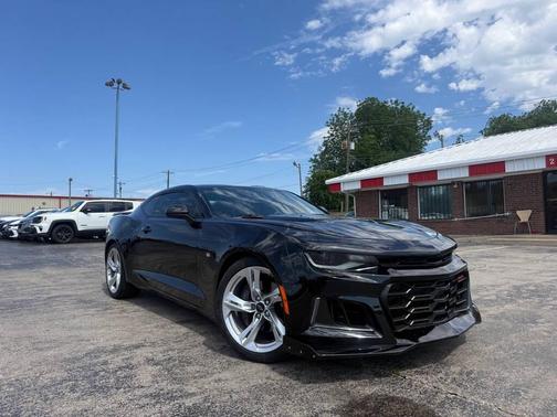 BLACK 2018 Chevrolet Camaro 1SS