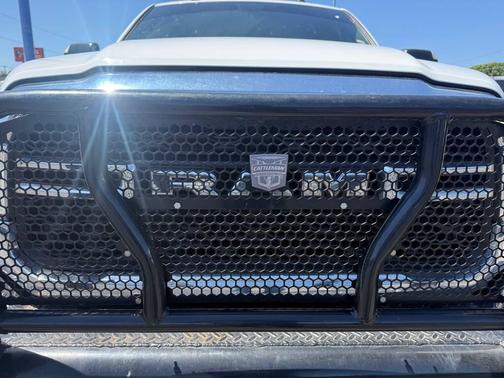 Bright White Clearcoat 2022 RAM 2500 Tradesman Crew Cab 4x4 6'4' Box