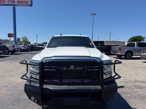 Bright White Clearcoat 2022 RAM 2500 Tradesman Crew Cab 4x4 6'4' Box