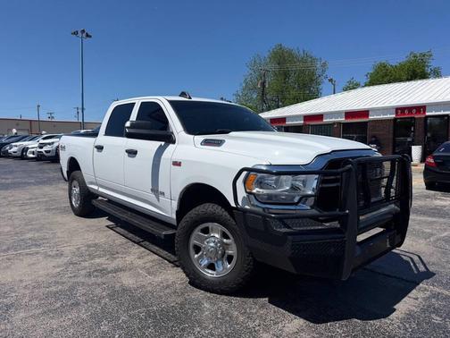 Bright White Clearcoat 2022 RAM 2500 Tradesman Crew Cab 4x4 6'4' Box