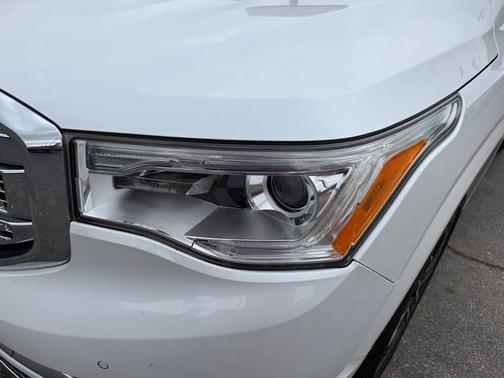 WHITE 2019 GMC Acadia Denali