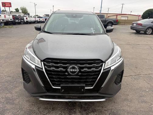 Gun Metallic 2024 Nissan Kicks S