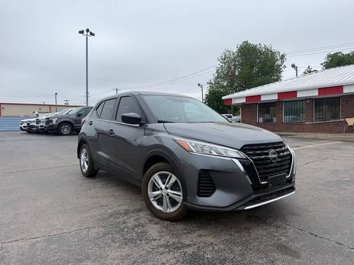 Gun Metallic 2024 Nissan Kicks S