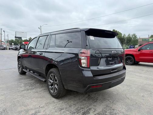 2023 Chevrolet Suburban 4WD Z71
