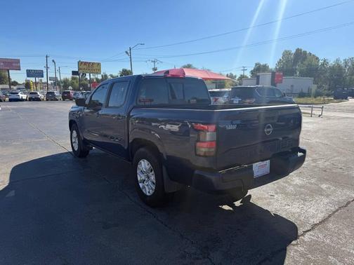 2022 Nissan Frontier SV