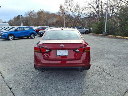 2023 Nissan Altima SR FWD