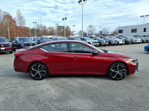 2023 Nissan Altima SR FWD