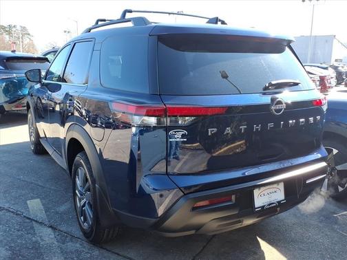 2026 Nissan Pathfinder SV