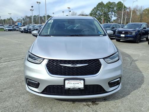 Silver Mist Clearcoat 2023 Chrysler Pacifica Hybrid Touring L
