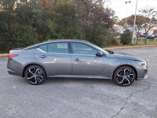 2025 Nissan Altima SR FWD