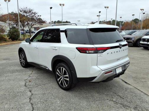 2025 Nissan Pathfinder Platinum 4WD