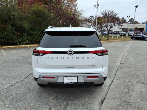 2025 Nissan Pathfinder Platinum 4WD