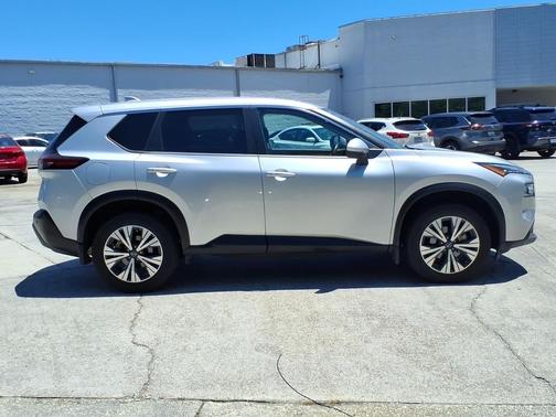 Brilliant Silver Metallic 2022 Nissan Rogue SV
