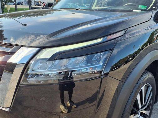 2024 Nissan Pathfinder Platinum 4WD