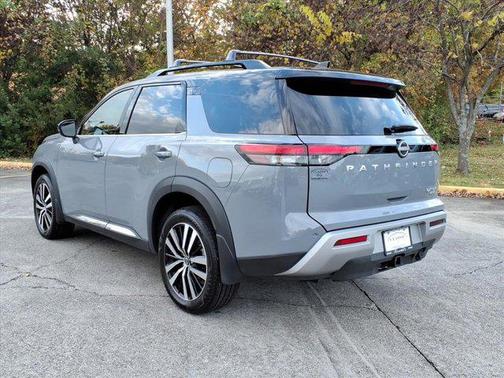 2025 Nissan Pathfinder Platinum 4WD
