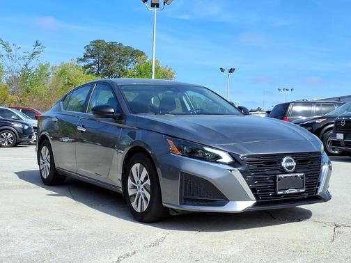 Gun Metallic 2025 Nissan Altima S FWD