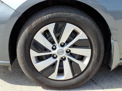 Gun Metallic 2025 Nissan Altima S FWD