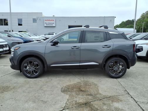 Gun Metallic 2026 Nissan Kicks SR