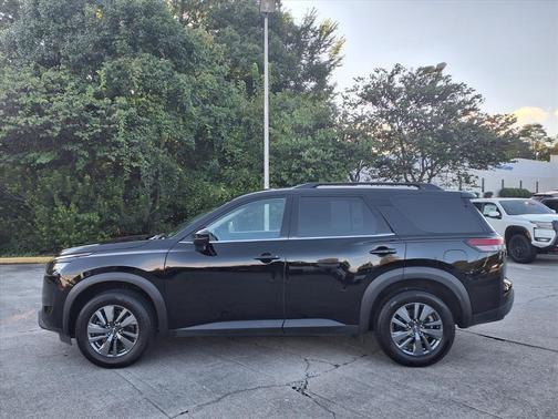 2024 Nissan Pathfinder SV FWD