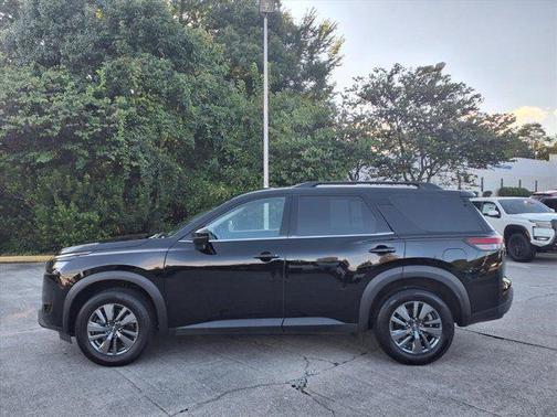 2024 Nissan Pathfinder SV FWD