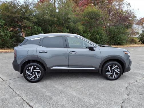 Gun Metallic 2026 Nissan Kicks SV