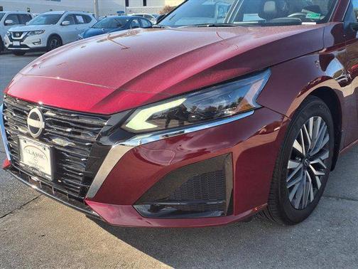 2025 Nissan Altima SV FWD