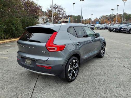 2019 Volvo XC40 T5 Momentum