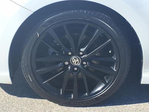 Wind Chill Pearl 2021 Toyota Camry XSE