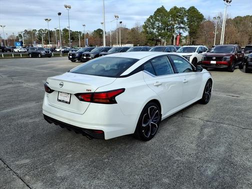 2023 Nissan Altima SR FWD